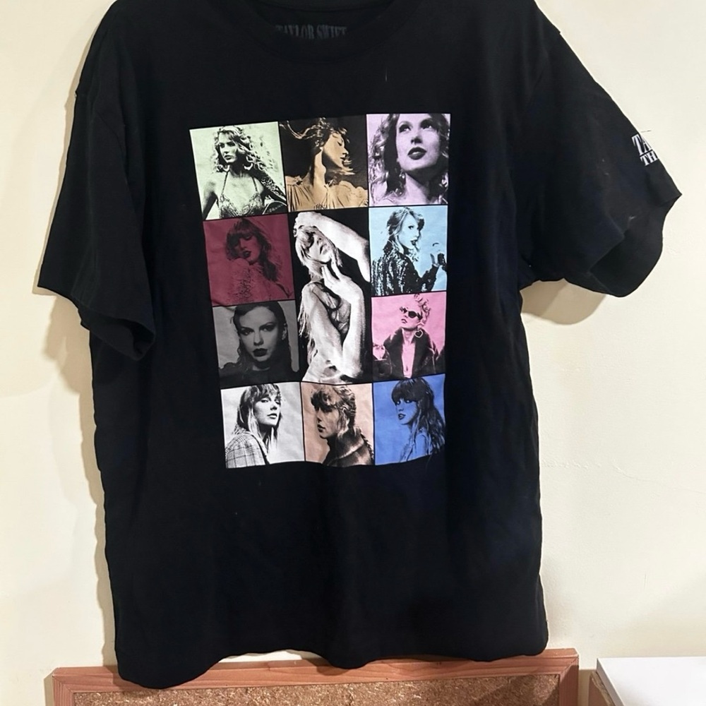 Taylor Swift Black Graphic Tee - Short Sleeve